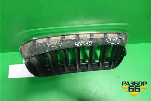 Решетка радиатора левая (7316075) для BMW X5 F15 с 2013г (Х5 Ф15)