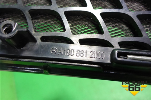 Решетка в капот правая (A1908812000) для Mercedes Benz AMG GT C190 с 2015г (АМГ ГТ)