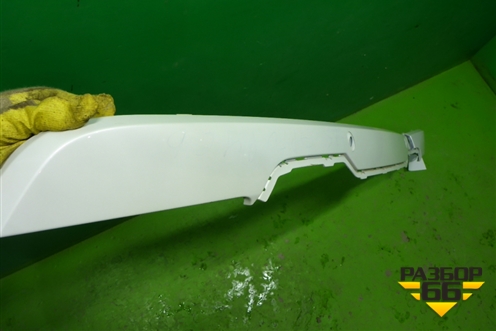 Накладка заднего бампера (под парктроник) (51127440885) для BMW X5 G05 с 2018г (Х5 Г05)