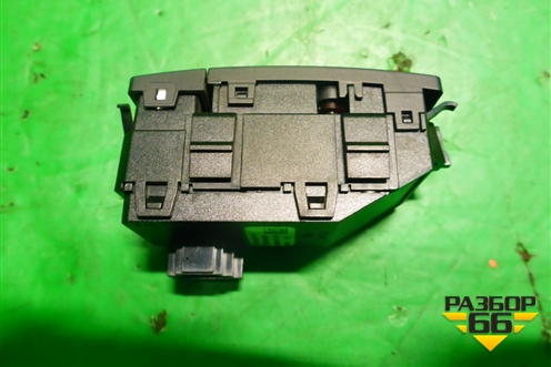 Кнопка аварийной сигнализации (2128207110) для Mercedes Benz E-Klass C207 (купе) с 2009г (Е Купе)