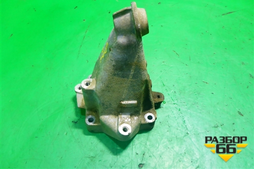 Кронштейн двигателя левый (A2712232704) для Mercedes Benz E-Klass C207 (купе) с 2009г (Е Купе)