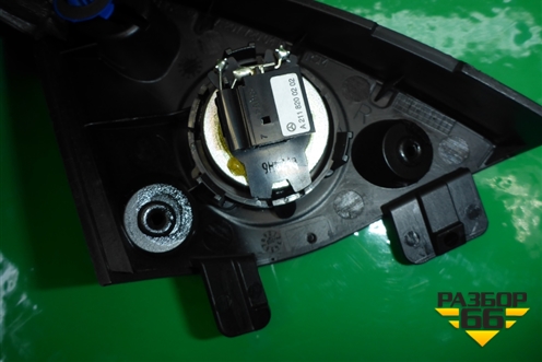 Накладка двери передней левой уголок (A2077200411) для Mercedes Benz E-Klass C207 (купе) с 2009г (Е Купе)