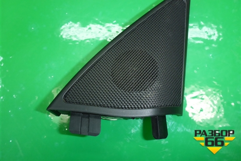 Накладка двери передней левой уголок (A2077200411) для Mercedes Benz E-Klass C207 (купе) с 2009г (Е Купе)