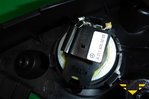 Накладка двери передней левой уголок (A2077200311) для Mercedes Benz E-Klass C207 (купе) с 2009г (Е Купе)