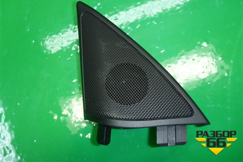 Накладка двери передней левой уголок (A2077200311) для Mercedes Benz E-Klass C207 (купе) с 2009г (Е Купе)