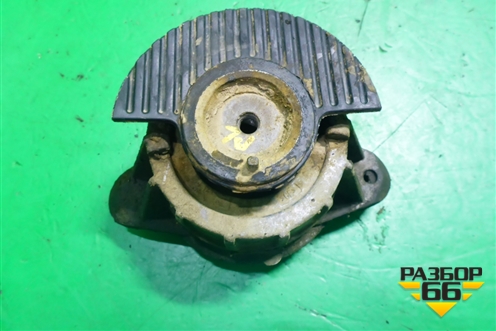 Опора двигателя левая (1.8л 271860) для Mercedes Benz E-Klass C207 (купе) с 2009г (Е Купе)