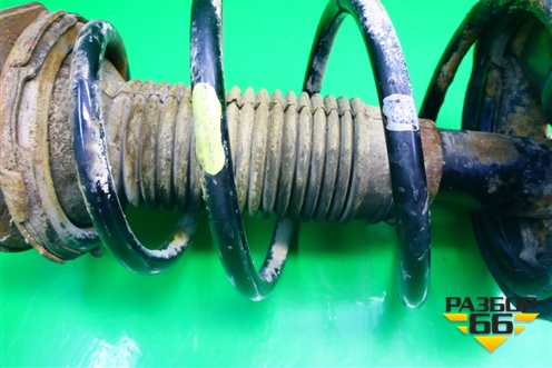 Амортизатор передний левый (в сборе) для Toyota Camry CV3 с 2001-2006г (Камри)