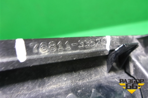 Накладка крышки багажника (7681133520) для Toyota Camry V70 с 2017г (Камри)