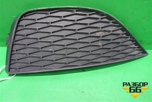 Заглушка в передний бампер правая (6J0853666) для Seat Ibiza с 2008-2017г (Ибица)