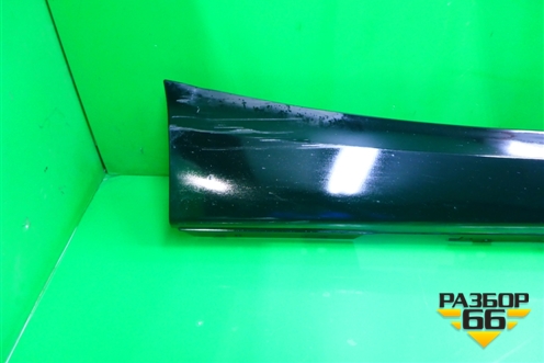 Накладка на порог наружная правая (3х дверный кузов) (51777288396) для BMW 1-серия F20/F21 с 2011г