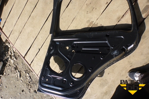 Рамка двери задней правой (новая) (5M0833302M) для Volkswagen Golf V Plus с 2005-2014г (Гольф 5 Плюс)