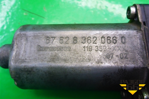 Моторчик стеклоподъёмника задний левый (676283620660) для Land Rover Range Rover 3 с 2002-2012г (Вог)