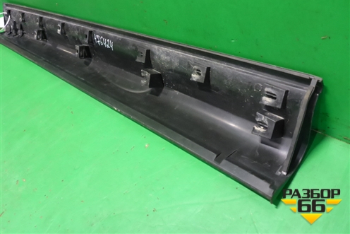 Накладка двери передней правой (KB7W51RA1) для Mazda CX 5 с 2017г (СХ5)