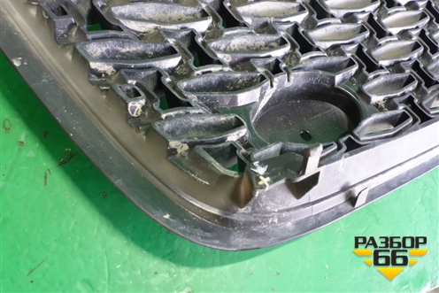 Решетка радиатора (HY328200A) для Land Rover Discovery 5 с 2017г (Дискавери)