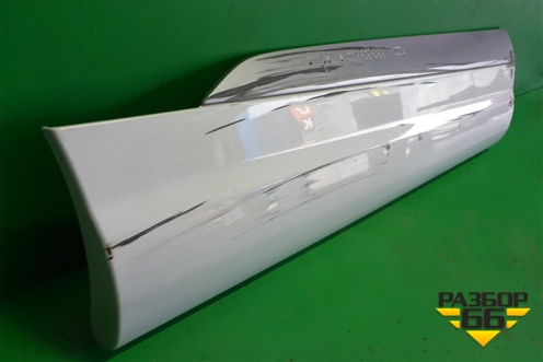 Накладка двери задней правой (4M0853970F) для Audi Q7 c 2015г (Ку 7)