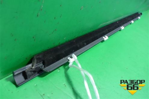 Накладка стекла переднего правого (82220D4000) для Kia Optima с 2015г (Оптима 4)