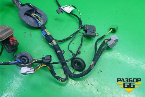 Проводка двери передней левой (YMM501992C) для Land Rover Discovery 3 с 2004-2009г (Дискавери)