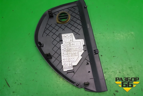 Накладка на торпедо (боковая левая) (1Z0857503) для Skoda Octavia (А5) с 2004-2013г (Октавия)