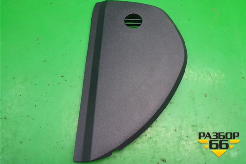 Накладка на торпедо (боковая левая) (1Z0857503) для Skoda Octavia (А5) с 2004-2013г (Октавия)