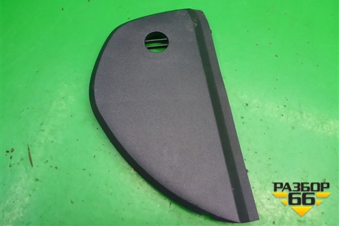 Накладка на торпедо (боковая правая) (1Z0857504) для Skoda Octavia (А5) с 2004-2013г (Октавия)