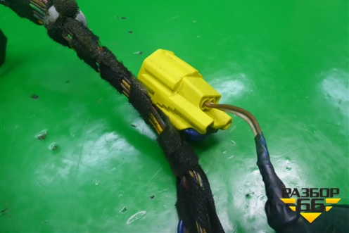 Проводка двери передней правой для Skoda Octavia (А5) с 2004-2013г (Октавия)