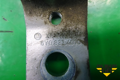 Петля двери передней левой верхняя (6Y0833401C) для Skoda Octavia (А5) с 2004-2013г (Октавия)