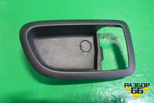 Накладка двери задней правой (на ручку) для Mazda Mazda 3 (BK) с 2003-2009г 