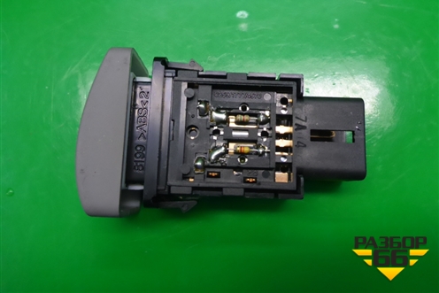 Кнопка включения ПТФ (933704D000) для Kia Carnival с 2005-2014г (Карнивал 2)