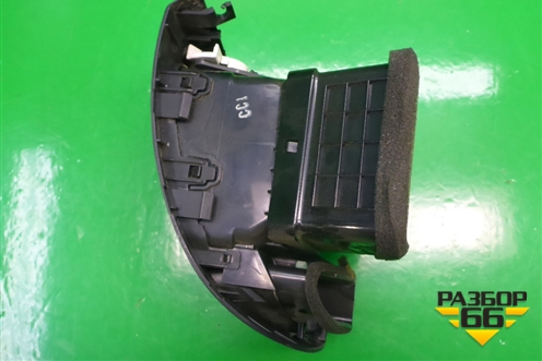 Дефлектор воздушный правый (4D9746000) для Kia Carnival с 2005-2014г (Карнивал 2)