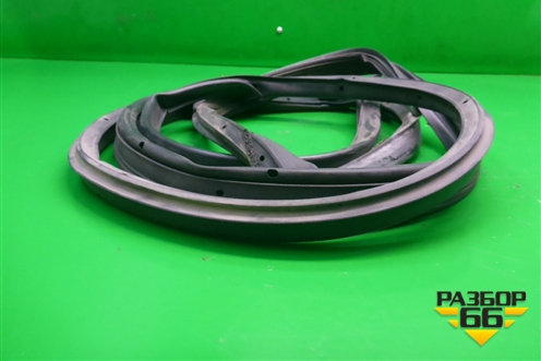 Уплотнитель двери (передней левой на дверь) для Mazda Mazda 3 (BM) с 2013-2019г