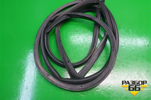 Уплотнитель двери (передней левой на дверь) для Mazda Mazda 3 (BM) с 2013-2019г