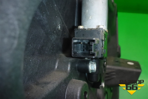 Стеклоподъёмник электрический передний правый (BHS25897XB) для Mazda Mazda 3 (BM) с 2013-2019г