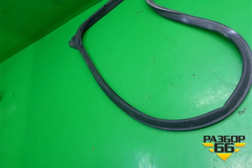 Уплотнитель двери (задней правой на дверь) для Mazda Mazda 3 (BM) с 2013-2019г