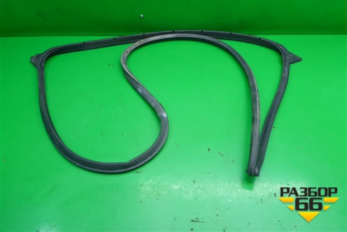 Уплотнитель двери (задней правой на дверь) для Mazda Mazda 3 (BM) с 2013-2019г