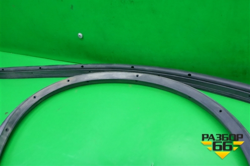 Уплотнитель двери (задней правой на дверь) для Mazda Mazda 3 (BM) с 2013-2019г