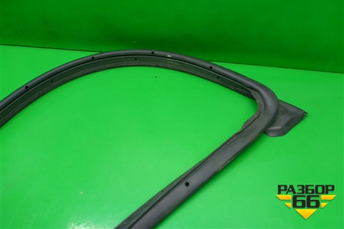 Уплотнитель двери (задней правой на дверь) для Mazda Mazda 3 (BM) с 2013-2019г