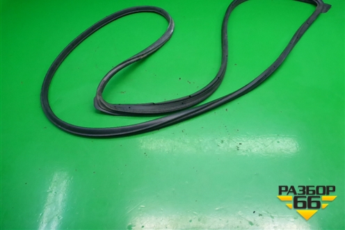 Уплотнитель двери (задней правой на дверь) для Mazda Mazda 3 (BM) с 2013-2019г