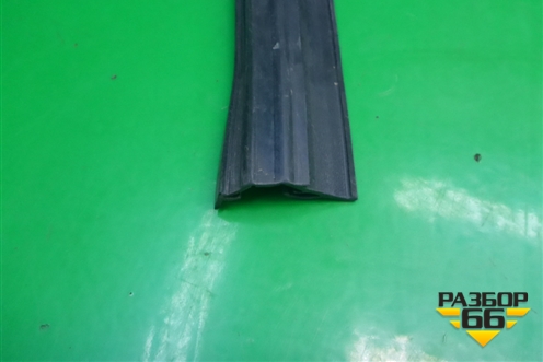 Уплотнитель стекла двери передней правой для Mazda Mazda 3 (BM) с 2013-2019г