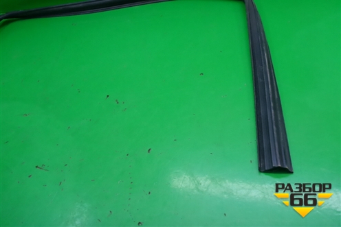 Уплотнитель стекла двери передней правой для Mazda Mazda 3 (BM) с 2013-2019г