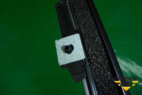 Накладка двери передней левой (на рамку новая) (BHS250985C) для Mazda Mazda 3 (BM) с 2013-2019г