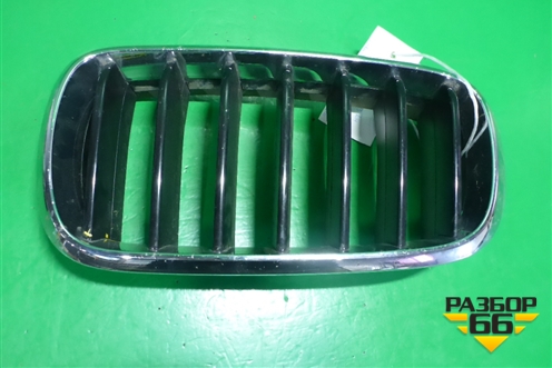 Решетка радиатора левая (7316075) для BMW X5 F15 с 2013г (Х5 Ф15)