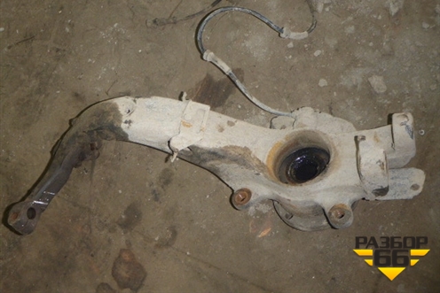 Кулак поворотный передний левый(2.8лАКПП.подABS)(4D0407257L) для Audi A8 с 1998-2003г (А8)