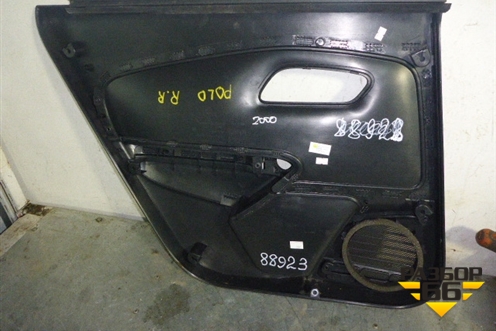 Обшивка двери задней правой под электрику (6RU867212) для Volkswagen Polo (седан) с 2010г (Поло)