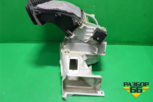 Корпус отопителя (под моторчик) для Mitsubishi Grandis с 2004г (Грандис)