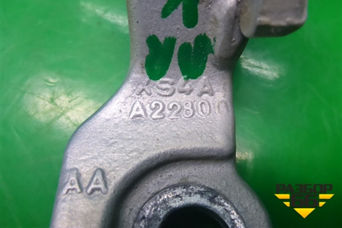 Петля двери передней правой верхняя (XS4AA22800) для Ford Focus 1 с 1998-2004г (Фокус)