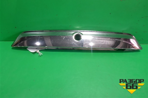 Накладка двери багажника (848102880R) для Nissan Terrano с 2014г (Терано)