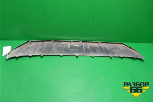 Накладка переднего бампера (4M0807733D) для Audi Q7 c 2015г (Ку 7)