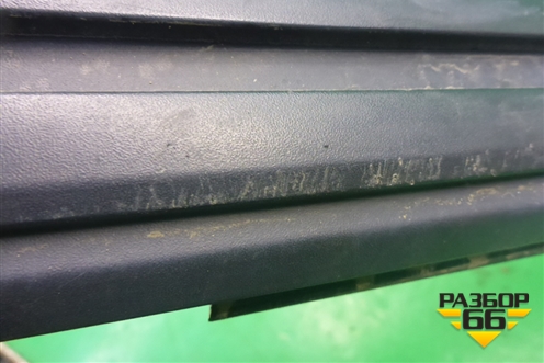 Накладка заднего бампера (верхняя) (DOE000011) для Land Rover Discovery 3 с 2004-2009г (Дискавери)