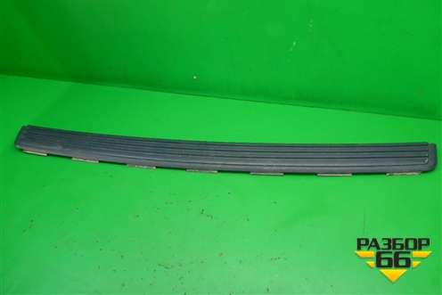 Накладка заднего бампера (верхняя) (DOE000011) для Land Rover Discovery 3 с 2004-2009г (Дискавери)