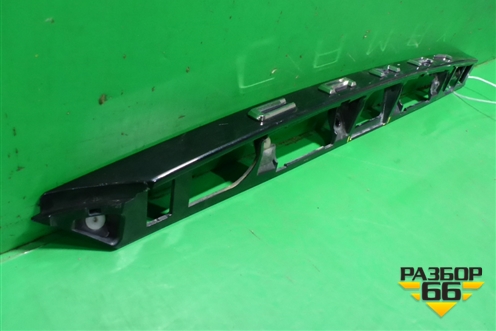 Накладка крышки багажника (7681133520) для Toyota Camry V70 с 2017г (Камри)